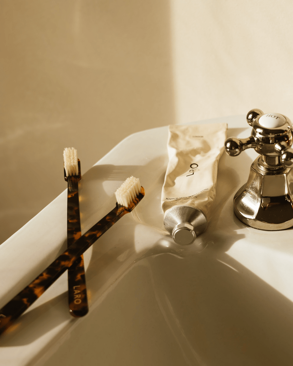 Through the window The Signature Edit - Oral Wellness Set
