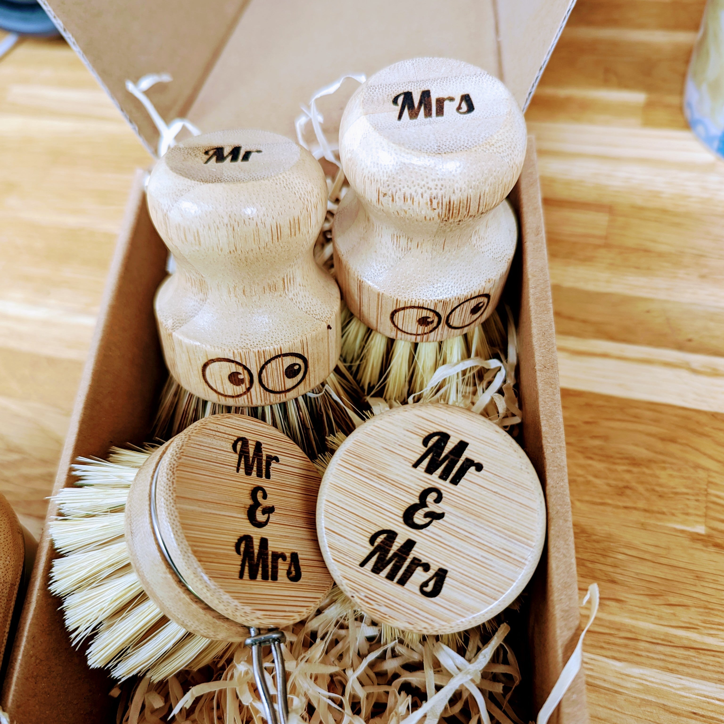 Personalised Dish Brush Gift Set | Customised Natural Sustainable Bamboo & Plant Based Kitchen Washing Up Brushes
